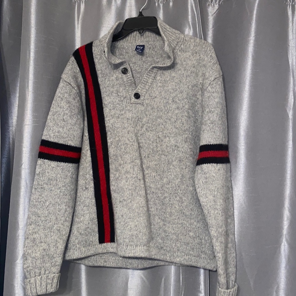 Men’s Gap sweater